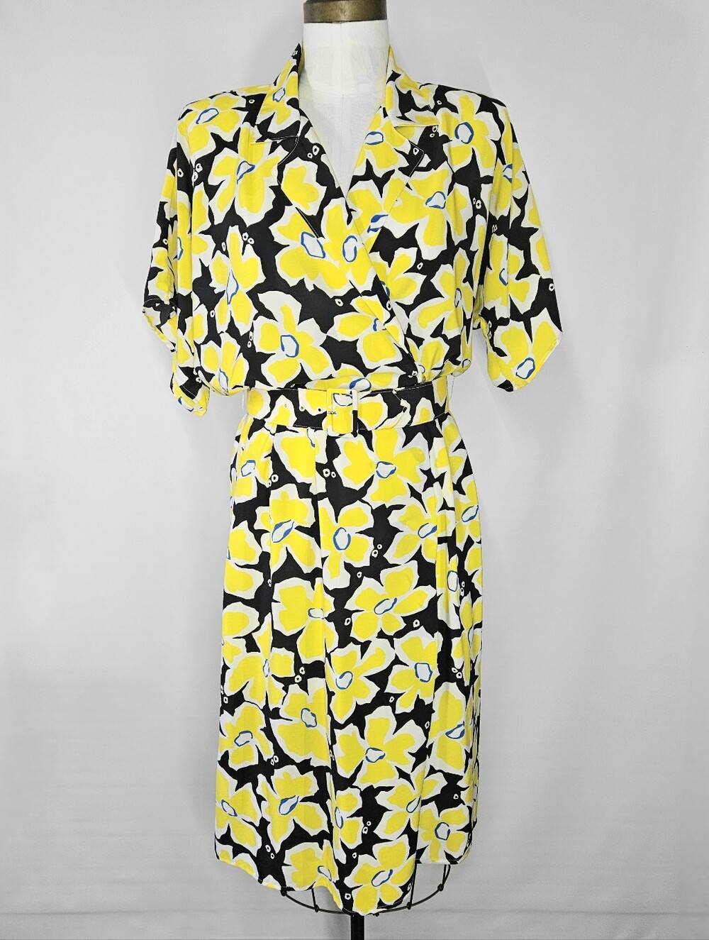 Kono Size S/M Dess Vintage 80s Floral Wrap Yellow Black Collar Belt Short Sleeve